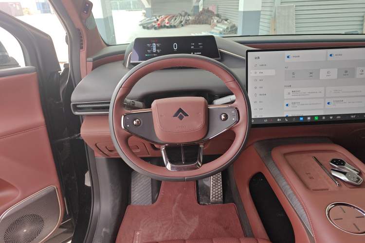 Used Hyptec HL 2025 700 Ultra Six-Seater All-Wheel-Drive LiDAR Version Steering Wheel