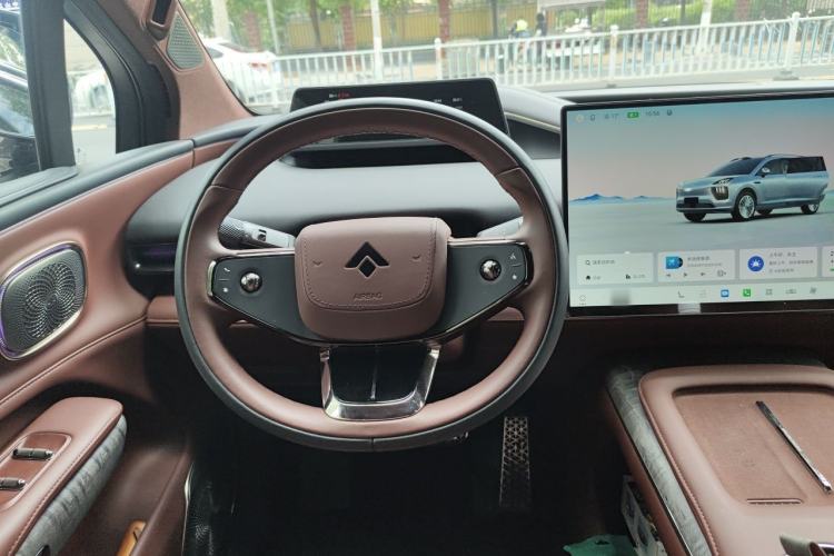 Used Hyptec HL 2025 700 Ultra Six-Seater All-Wheel-Drive LiDAR Version Steering Wheel