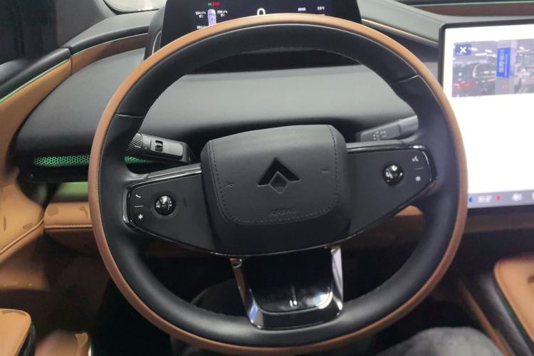 Used Hyptec HL 2025 700 Ultra Six-Seater All-Wheel-Drive LiDAR Version Steering Wheel