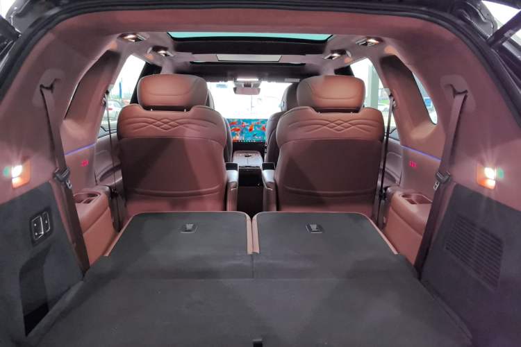 Used Hyptec HL 2025 700 Ultra Six-Seater All-Wheel-Drive LiDAR Version Trunk