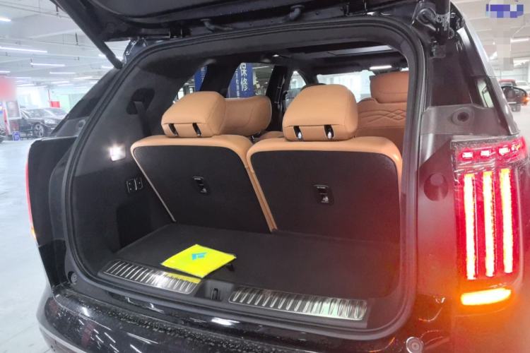 Used Hyptec HL 2025 700 Ultra Six-Seater All-Wheel-Drive LiDAR Version Trunk