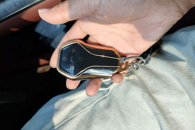 Used Hyptec HL 2025 700 Ultra Six-Seater All-Wheel-Drive LiDAR Version Vehicle Key