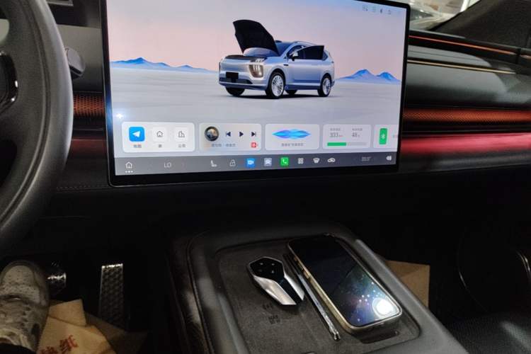 Used Hyptec HL 2025 700 Ultra Six-Seater All-Wheel-Drive LiDAR Version Audio And AC Panel