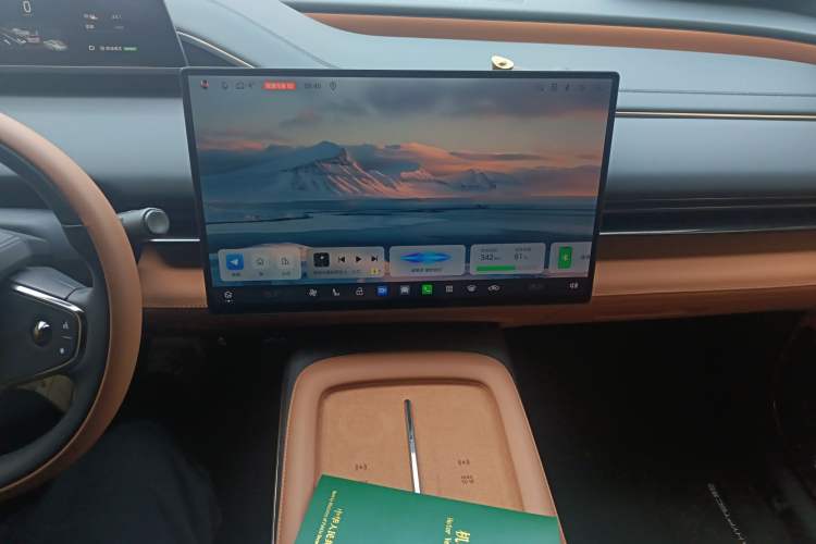 Used Hyptec HL 2025 700 Ultra Six-Seater All-Wheel-Drive LiDAR Version Audio And AC Panel