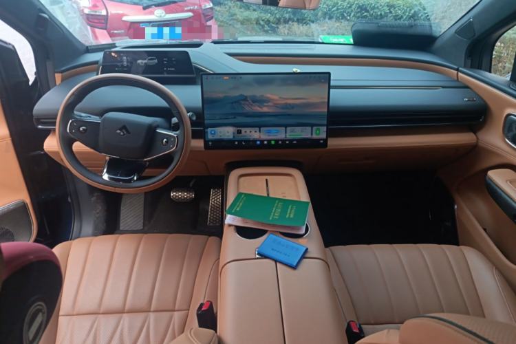 Used Hyptec HL 2025 700 Ultra Six-Seater All-Wheel-Drive LiDAR Version Center Console