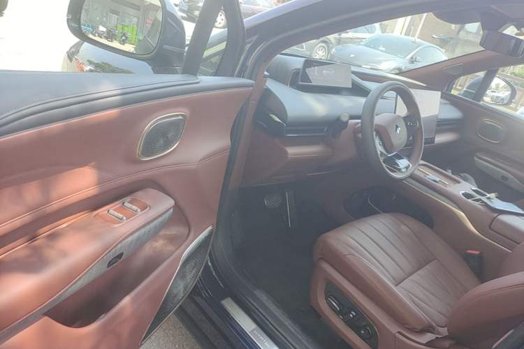 Used Hyptec HL 2025 Model 350 Pro Six-Seater LiDAR Edition Driver Seat