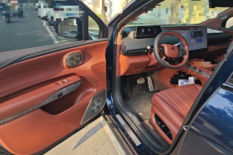 Used Hyptec HL 2025 700 Ultra Six-Seater All-Wheel-Drive LiDAR Version Driver Seat