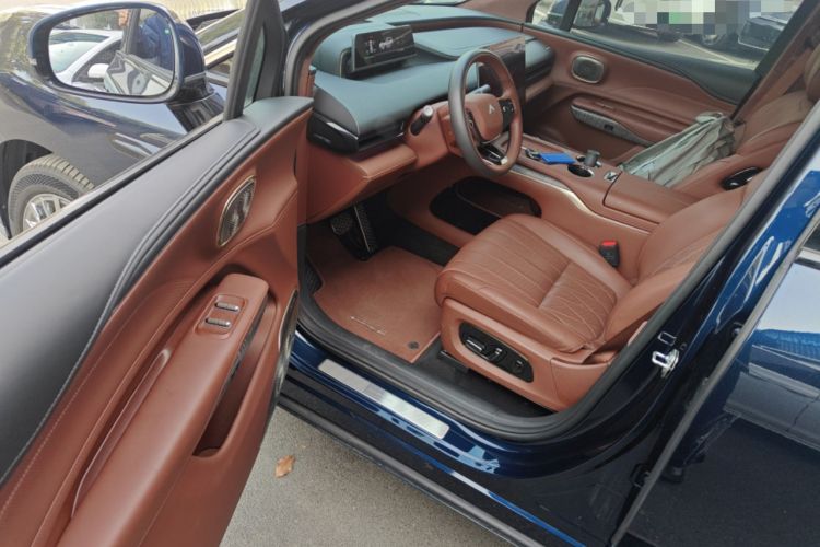 Used Hyptec HL 2025 700 Ultra Six-Seater All-Wheel-Drive LiDAR Version Driver Seat