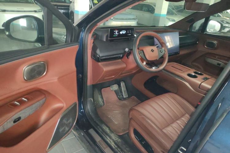 Used Hyptec HL 2025 700 Ultra Six-Seater All-Wheel-Drive LiDAR Version Driver Seat