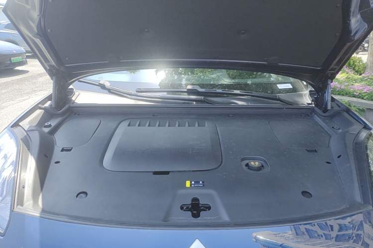 Used Hyptec HL 2025 Model 350 Pro Six-Seater LiDAR Edition Engine Bay