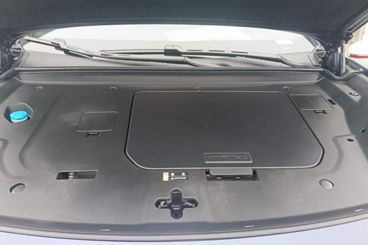 Used Hyptec HL 2025 700 Ultra Six-Seater All-Wheel-Drive LiDAR Version Engine Bay
