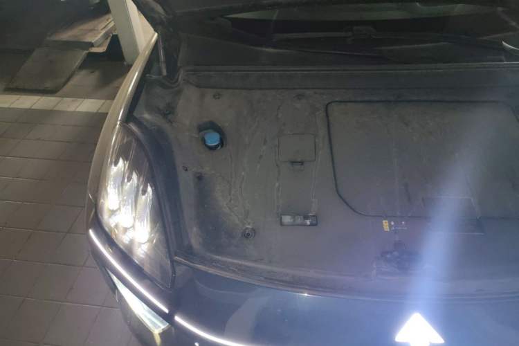Used Hyptec HL 2025 700 Ultra Six-Seater All-Wheel-Drive LiDAR Version Engine Bay Right