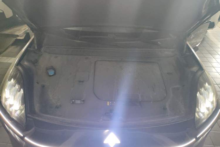 Used Hyptec HL 2025 700 Ultra Six-Seater All-Wheel-Drive LiDAR Version Engine Bay