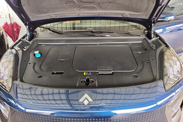 Used Hyptec HL 2025 700 Ultra Six-Seater All-Wheel-Drive LiDAR Version Engine Bay