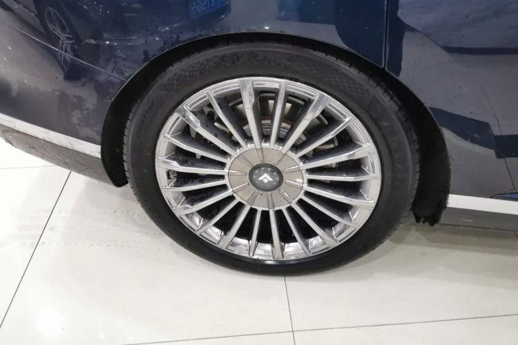 Used Hyptec HL 2025 700 Ultra Six-Seater All-Wheel-Drive LiDAR Version Exterior 5