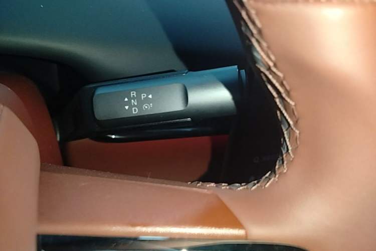 Used Hyptec HL 2025 Model 350 Pro Six-Seater LiDAR Edition Gear Lever