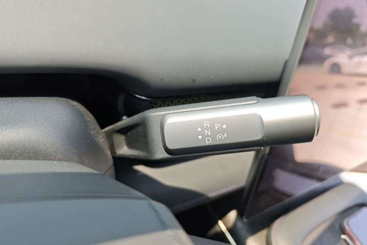 Used Hyptec HL 2025 700 Ultra Six-Seater All-Wheel-Drive LiDAR Version Gear Lever