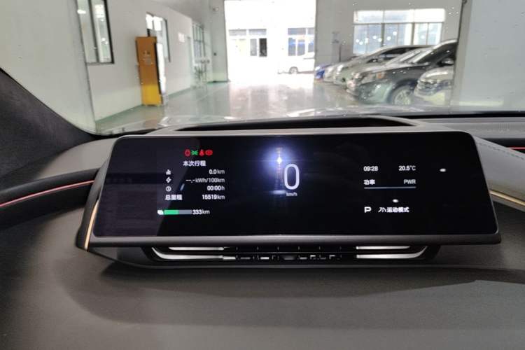 Used Hyptec HL 2025 700 Ultra Six-Seater All-Wheel-Drive LiDAR Version Instrument Cluster