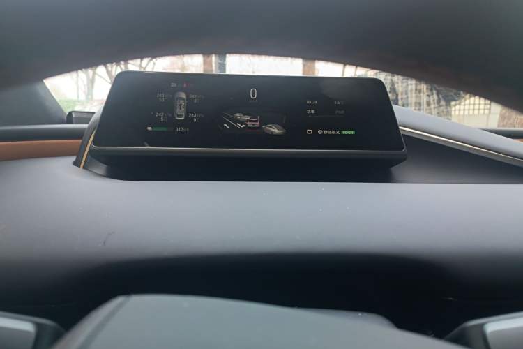 Used Hyptec HL 2025 700 Ultra Six-Seater All-Wheel-Drive LiDAR Version Instrument Cluster
