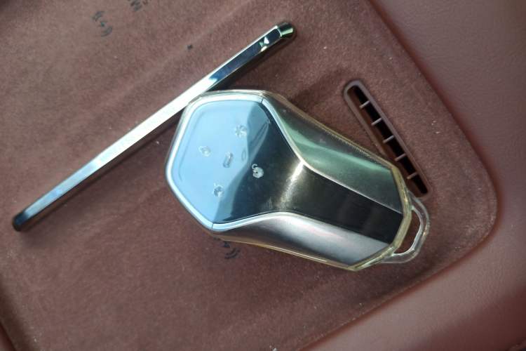 Used Hyptec HL 2025 Model Revised 350 Max Six-Seater LiDAR Edition Interior 1