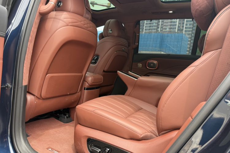 Used Hyptec HL 2025 Model 350 Pro Six-Seater LiDAR Edition Interior 2