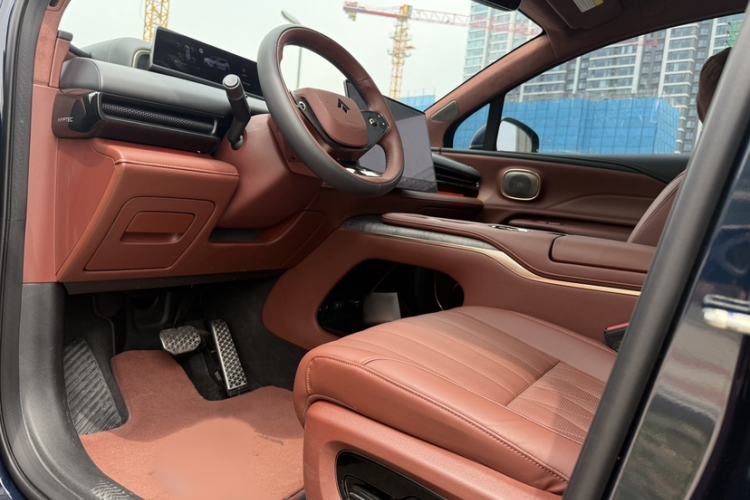 Used Hyptec HL 2025 Model 350 Pro Six-Seater LiDAR Edition Interior 3