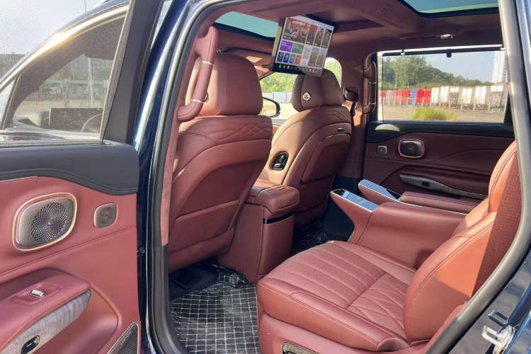 Used Hyptec HL 2025 Model Revised 350 Max Six-Seater LiDAR Edition Interior 9