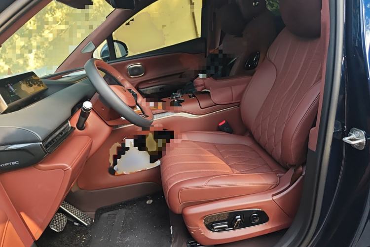 Used Hyptec HL 2025 700 Ultra Six-Seater All-Wheel-Drive LiDAR Version Left Front Seat