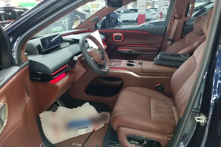 Used Hyptec HL 2025 Model 350 Pro Six-Seater LiDAR Edition Left Front Seat