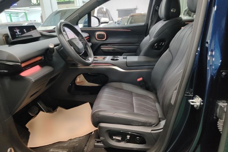 Used Hyptec HL 2025 700 Ultra Six-Seater All-Wheel-Drive LiDAR Version Left Front Seat