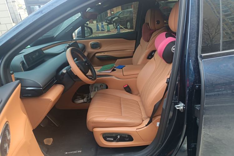 Used Hyptec HL 2025 700 Ultra Six-Seater All-Wheel-Drive LiDAR Version Left Front Seat