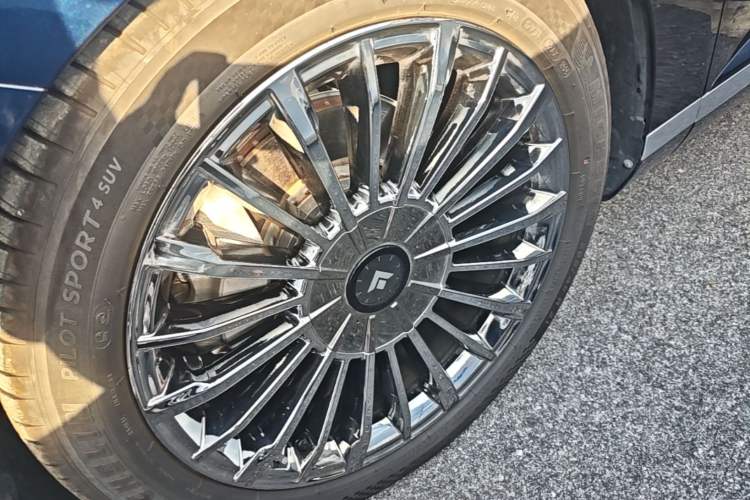 Used Hyptec HL 2025 Model Revised 350 Max Six-Seater LiDAR Edition Left Front Wheel Hub