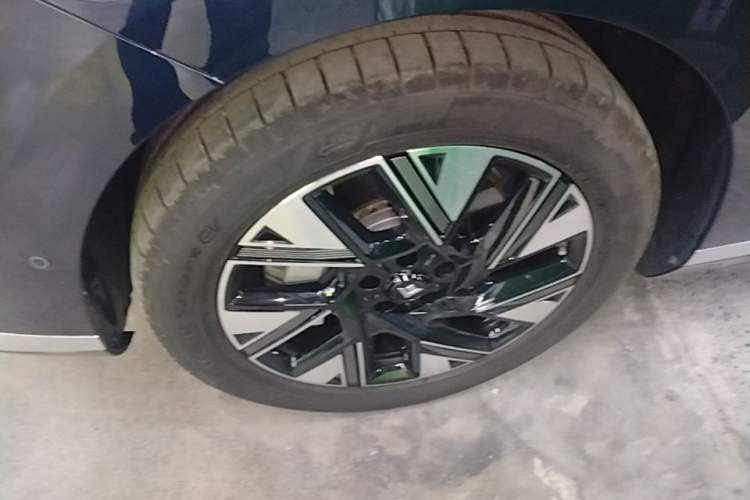 Used Hyptec HL 2025 Model 350 Pro Six-Seater LiDAR Edition Left Front Wheel Hub