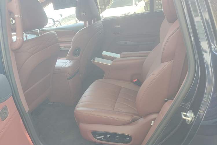 Used Hyptec HL 2025 Model 350 Pro Six-Seater LiDAR Edition Left Rear Seat