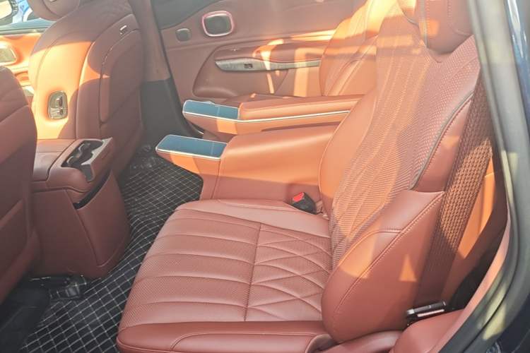 Used Hyptec HL 2025 Model Revised 350 Max Six-Seater LiDAR Edition Left Rear Seat