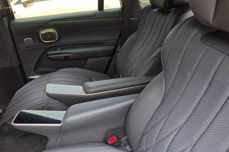 Used Hyptec HL 2025 700 Ultra Six-Seater All-Wheel-Drive LiDAR Version Left Rear Seat