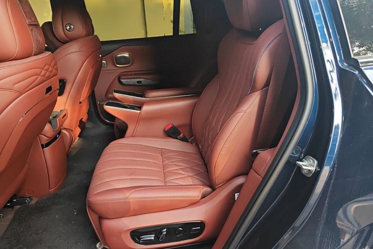 Used Hyptec HL 2025 700 Ultra Six-Seater All-Wheel-Drive LiDAR Version Left Rear Seat