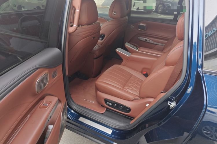 Used Hyptec HL 2025 700 Ultra Six-Seater All-Wheel-Drive LiDAR Version Left Rear Seat
