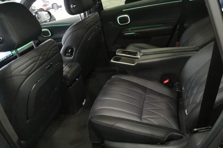 Used Hyptec HL 2025 700 Ultra Six-Seater All-Wheel-Drive LiDAR Version Left Rear Seat