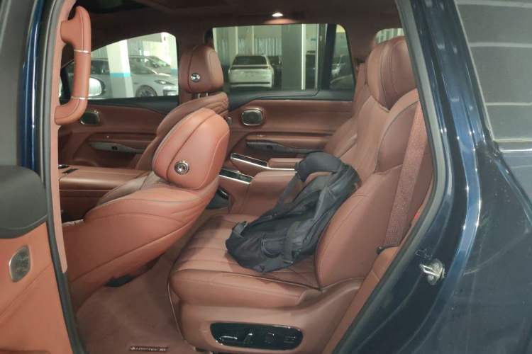 Used Hyptec HL 2025 700 Ultra Six-Seater All-Wheel-Drive LiDAR Version Left Rear Seat