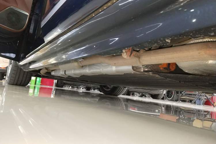 Used Hyptec HL 2025 Model 350 Pro Six-Seater LiDAR Edition Left Side Sill