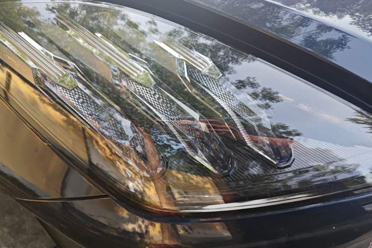 Used Hyptec HL 2025 700 Ultra Six-Seater All-Wheel-Drive LiDAR Version Right Front Headlight