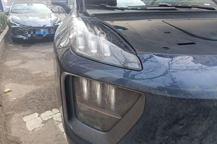 Used Hyptec HL 2025 700 Ultra Six-Seater All-Wheel-Drive LiDAR Version Right Front Headlight