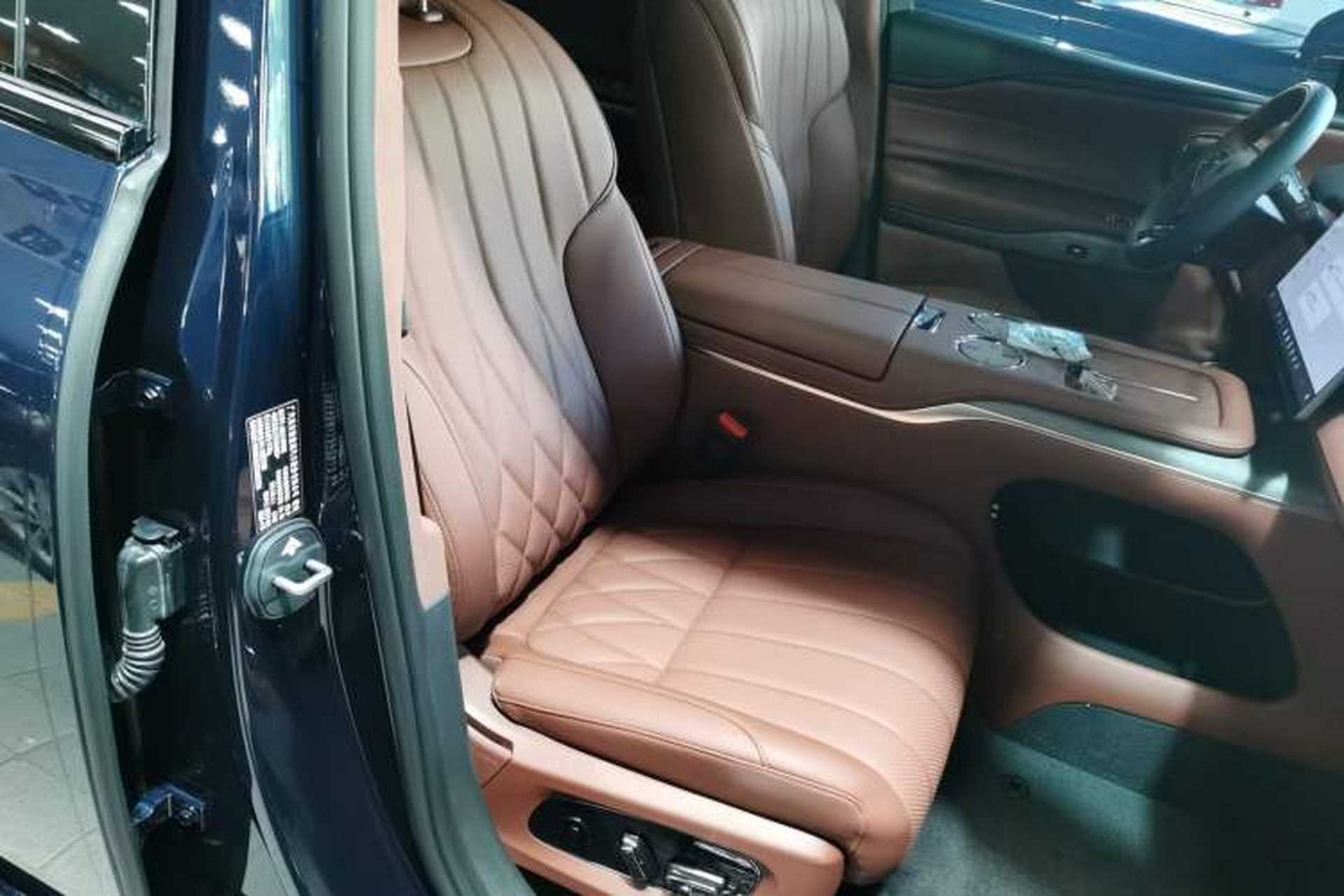 Used Hyptec HL 2025 700 Ultra Six-Seater All-Wheel-Drive LiDAR Version Right Front Seat