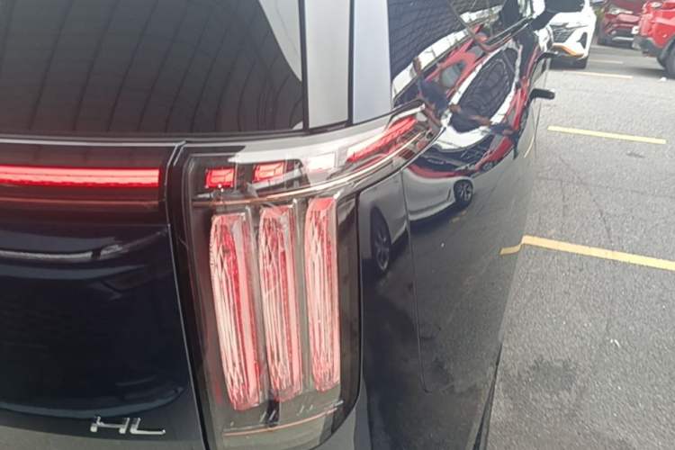 Used Hyptec HL 2025 700 Ultra Six-Seater All-Wheel-Drive LiDAR Version Right Rear Taillight