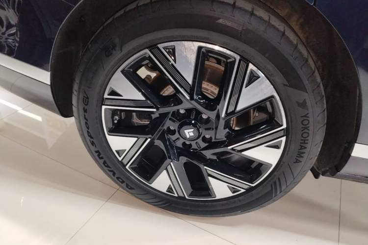 Used Hyptec HL 2025 Model 350 Pro Six-Seater LiDAR Edition Right Rear Wheel Hub