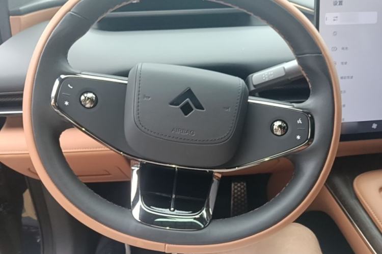 Used Hyptec HL 2025 700 Ultra Six-Seater All-Wheel-Drive LiDAR Version Steering Wheel