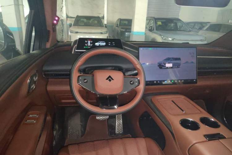 Used Hyptec HL 2025 700 Ultra Six-Seater All-Wheel-Drive LiDAR Version Steering Wheel