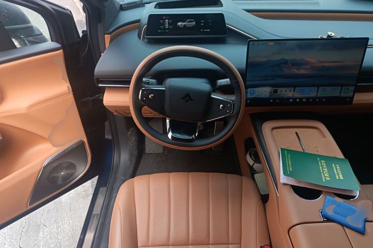 Used Hyptec HL 2025 700 Ultra Six-Seater All-Wheel-Drive LiDAR Version Steering Wheel