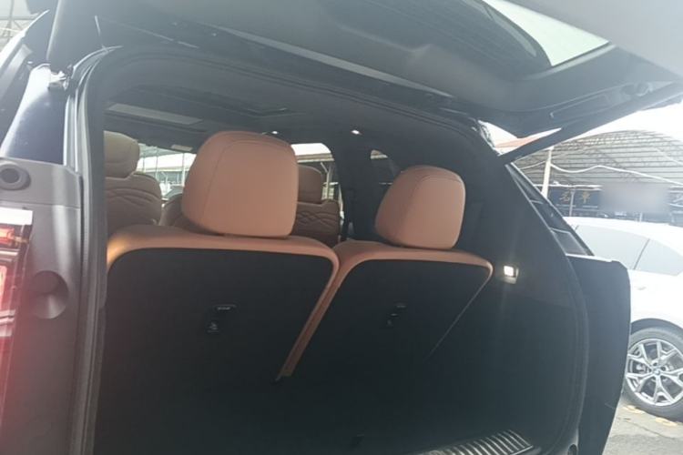 Used Hyptec HL 2025 700 Ultra Six-Seater All-Wheel-Drive LiDAR Version Trunk
